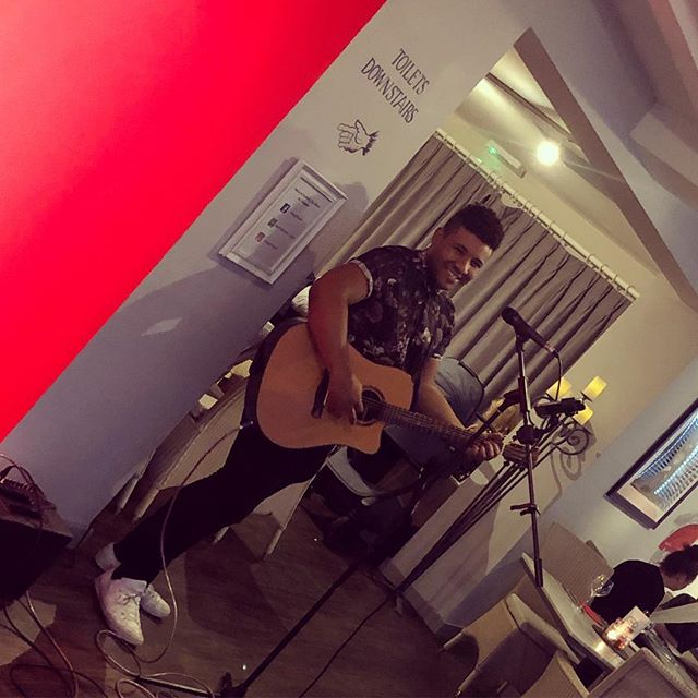 amalfi italian ristorante loves live music